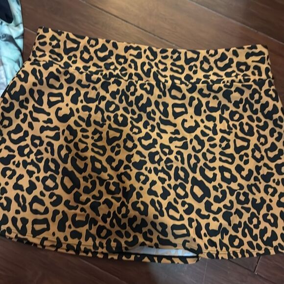 Leopard Print Athletic Skirt - Built in Bottoms - BRAND NEW - Size Large - Picture 2 of 5